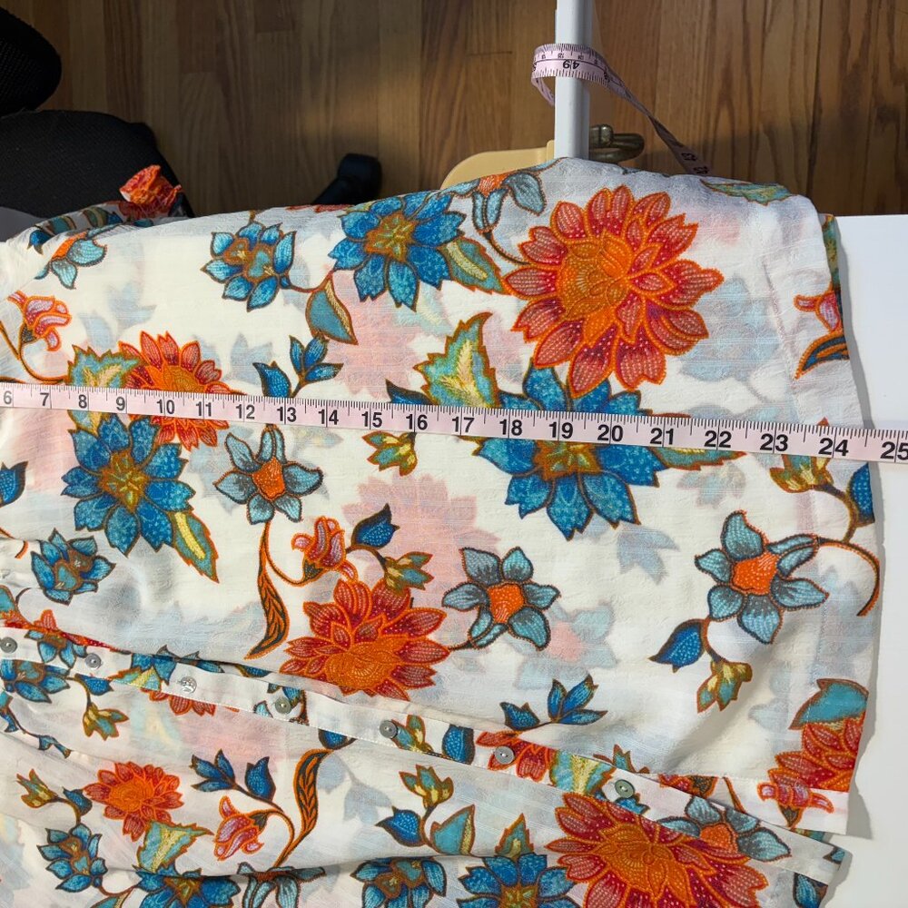 Rose + Olive XL smocked floral short sleeve tunic top - Picture 5 of 6